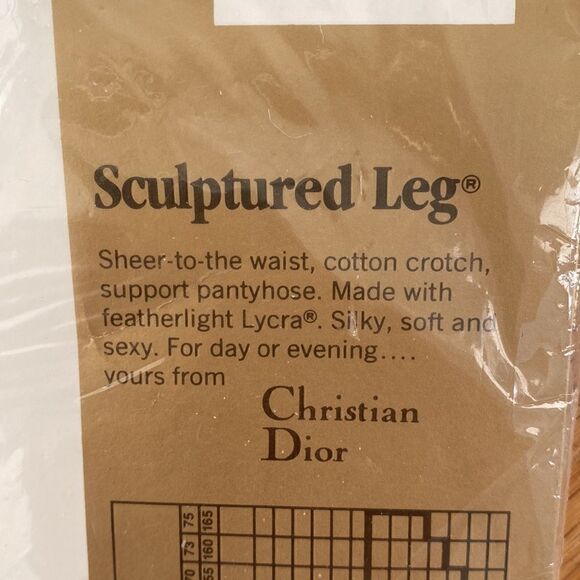 Christian Dior New Alabaster Sheer To Waist Sandalfoot Pantyhose Size 2 - Picture 7 of 8
